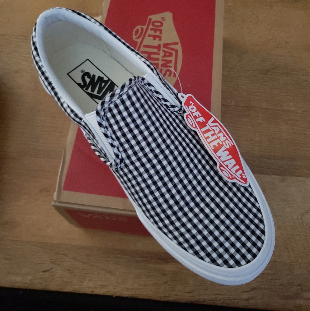 Van's gingham size 7.5 NWT